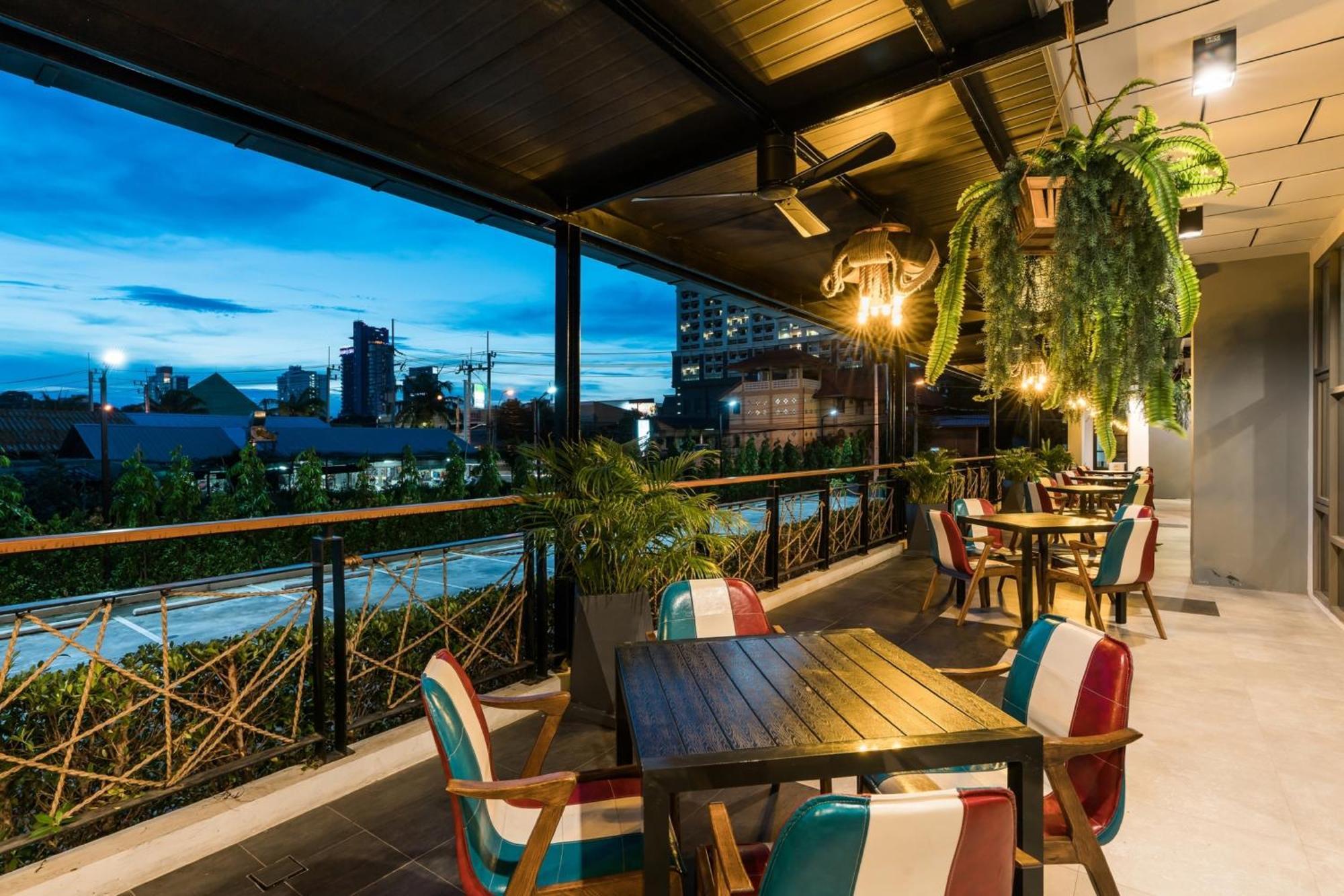 T Pattaya Hotel By Pcl Exteriér fotografie